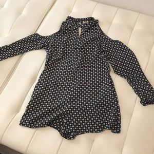 💙cut out shoulder romper